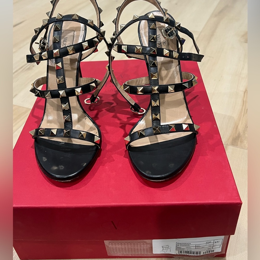 Valentino Rockstud Sandal 105mm Heel Size 37.5, Great condition, barely worn